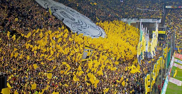 Søndag er der lokalopgør mellem Dortmund og Schalke 04 på Signal Iduna Park i Dortmund Søndag er der lokalopgør mellem Dortmund og Schalke 04 på Signal Iduna Park i Dortmund